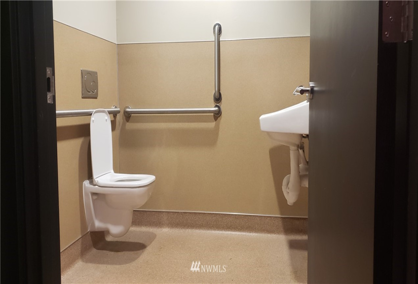 3150 3810 135TH ST SE, Seattle, Washington 98199, ,Commercial Sale,For Sale,3810 135TH ST SE,NWM1866540