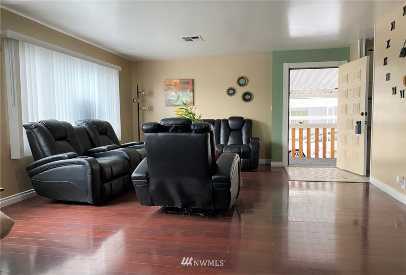 2101 324th, Federal Way, Washington 98003, 3 Bedrooms Bedrooms, ,1 BathroomBathrooms,Manufactured In Park,For Sale,324th,NWM1866680