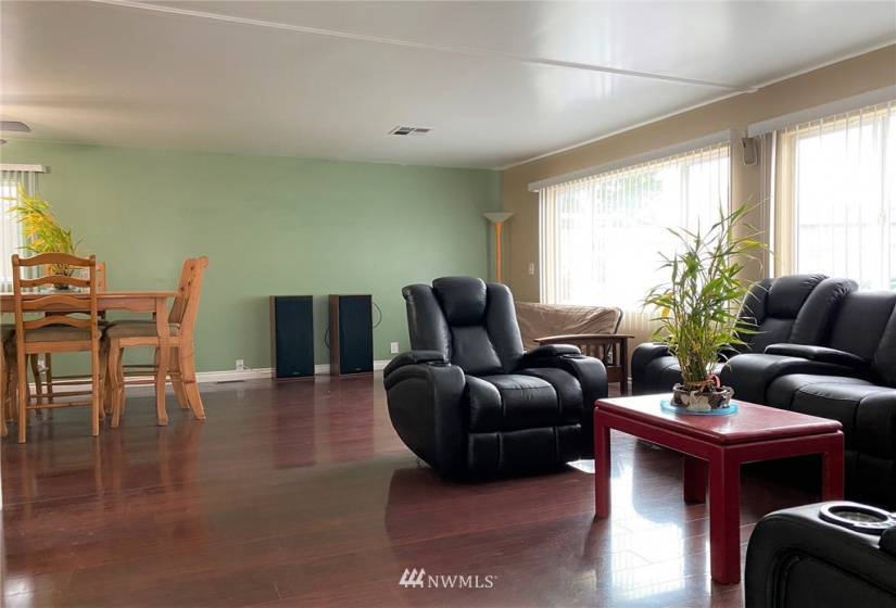 2101 324th, Federal Way, Washington 98003, 3 Bedrooms Bedrooms, ,1 BathroomBathrooms,Manufactured In Park,For Sale,324th,NWM1866680