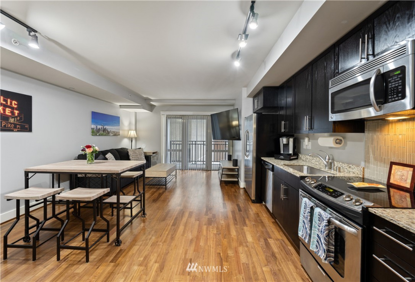 699 John, Seattle, Washington 98109, 1 Bedroom Bedrooms, ,1 BathroomBathrooms,Residential,For Sale,Marselle,John,NWM1866687
