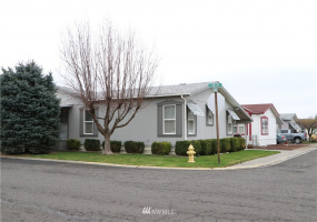 544 Villa, College Place, Washington 99324, 3 Bedrooms Bedrooms, ,2 BathroomsBathrooms,Manufactured In Park,For Sale,Villa,NWM1866036