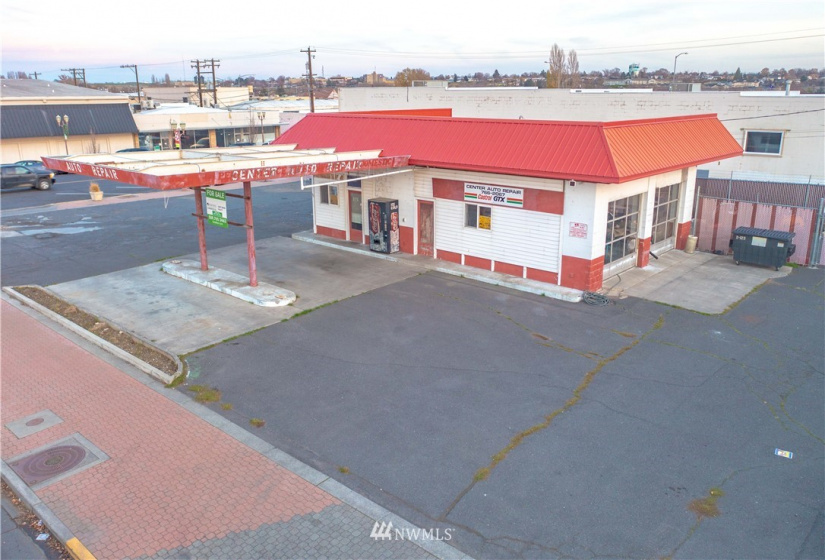 205 Broadway, Moses Lake, Washington 98837, ,Commercial Sale,For Sale,Broadway,NWM1866300
