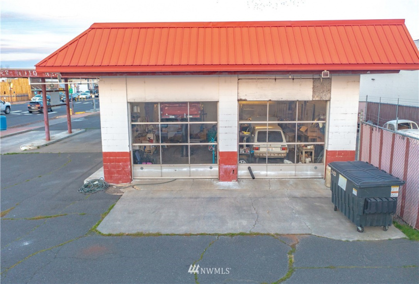 205 Broadway, Moses Lake, Washington 98837, ,Commercial Sale,For Sale,Broadway,NWM1866300