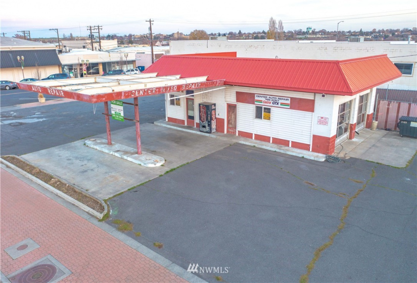 205 Broadway, Moses Lake, Washington 98837, ,Commercial Sale,For Sale,Broadway,NWM1866300