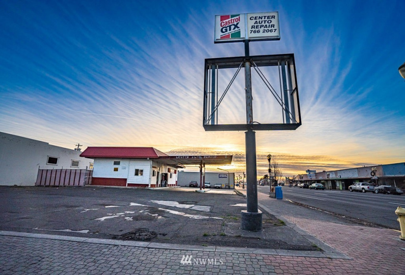 205 Broadway, Moses Lake, Washington 98837, ,Commercial Sale,For Sale,Broadway,NWM1866300