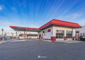 205 Broadway, Moses Lake, Washington 98837, ,Commercial Sale,For Sale,Broadway,NWM1866300