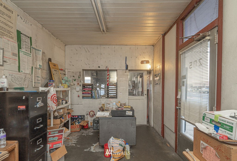 205 Broadway, Moses Lake, Washington 98837, ,Commercial Sale,For Sale,Broadway,NWM1866300