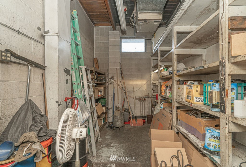 205 Broadway, Moses Lake, Washington 98837, ,Commercial Sale,For Sale,Broadway,NWM1866300