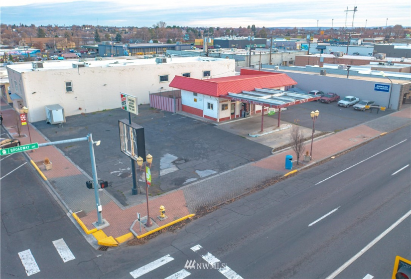 205 Broadway, Moses Lake, Washington 98837, ,Commercial Sale,For Sale,Broadway,NWM1866300