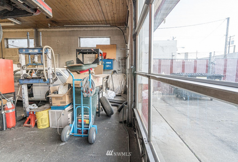 205 Broadway, Moses Lake, Washington 98837, ,Commercial Sale,For Sale,Broadway,NWM1866300