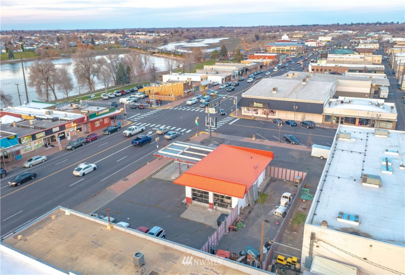 205 Broadway, Moses Lake, Washington 98837, ,Commercial Sale,For Sale,Broadway,NWM1866300