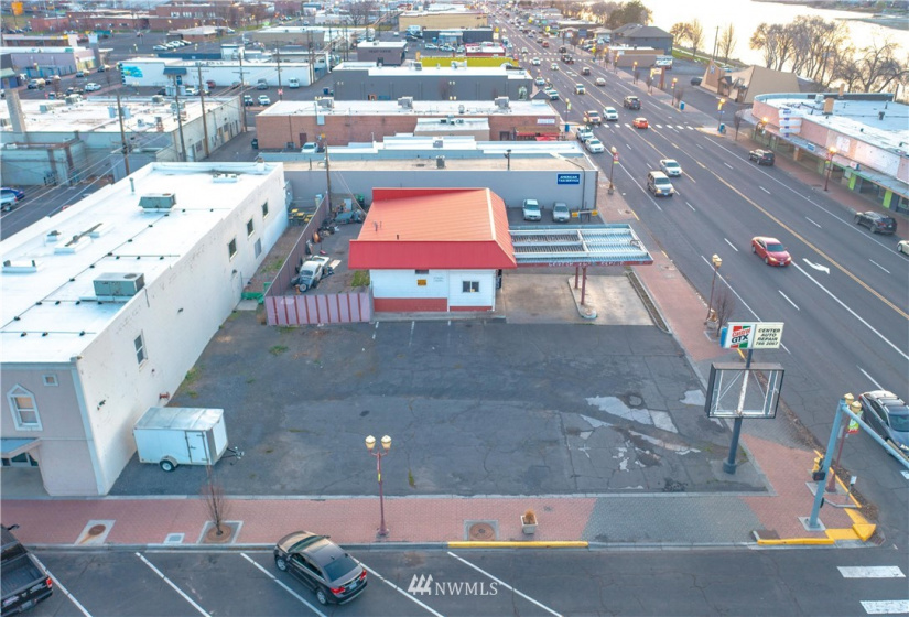 205 Broadway, Moses Lake, Washington 98837, ,Commercial Sale,For Sale,Broadway,NWM1866300
