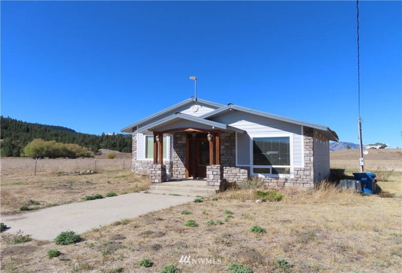 10 Sunset, Republic, Washington 99166, 2 Bedrooms Bedrooms, ,1 BathroomBathrooms,Residential,For Sale,GRANDPAS SP,Sunset,NWM1867109
