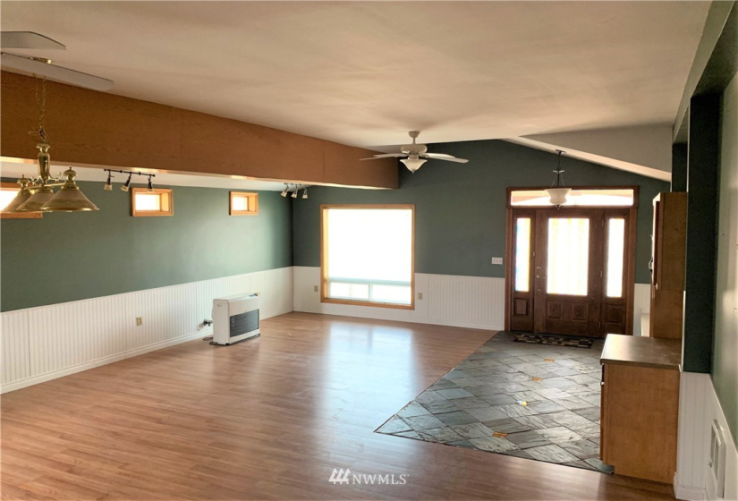 10 Sunset, Republic, Washington 99166, 2 Bedrooms Bedrooms, ,1 BathroomBathrooms,Residential,For Sale,GRANDPAS SP,Sunset,NWM1867109