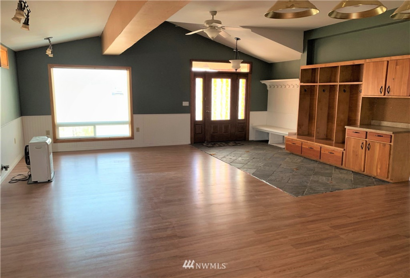 10 Sunset, Republic, Washington 99166, 2 Bedrooms Bedrooms, ,1 BathroomBathrooms,Residential,For Sale,GRANDPAS SP,Sunset,NWM1867109