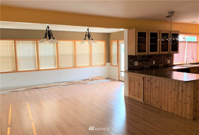 10 Sunset, Republic, Washington 99166, 2 Bedrooms Bedrooms, ,1 BathroomBathrooms,Residential,For Sale,GRANDPAS SP,Sunset,NWM1867109