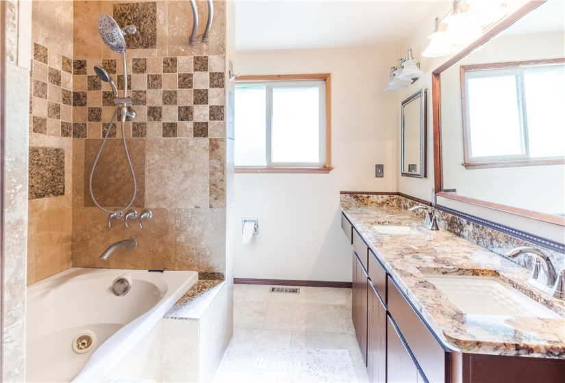 8419 121st, Puyallup, Washington 98373, 4 Bedrooms Bedrooms, ,2 BathroomsBathrooms,Residential,For Sale,121st,NWM1865994