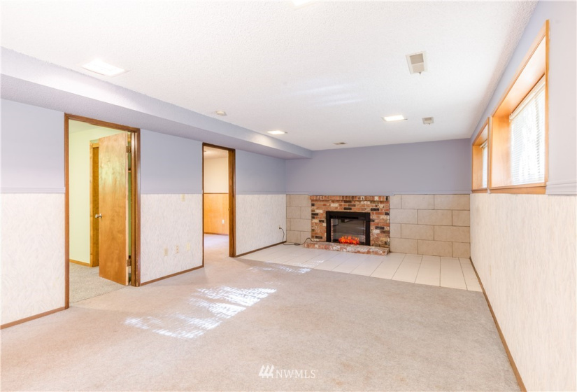 8419 121st, Puyallup, Washington 98373, 4 Bedrooms Bedrooms, ,2 BathroomsBathrooms,Residential,For Sale,121st,NWM1865994