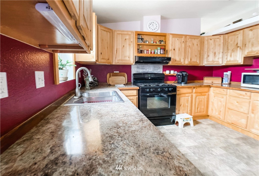 1019 Stanford, Cosmopolis, Washington 98537, 3 Bedrooms Bedrooms, ,2 BathroomsBathrooms,Manufactured In Park,For Sale,Stanford,NWM1867266
