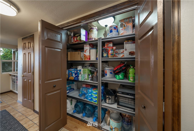 6401 48th, Tacoma, Washington 98407, 5 Bedrooms Bedrooms, ,3 BathroomsBathrooms,Residential,For Sale,48th,NWM1867169