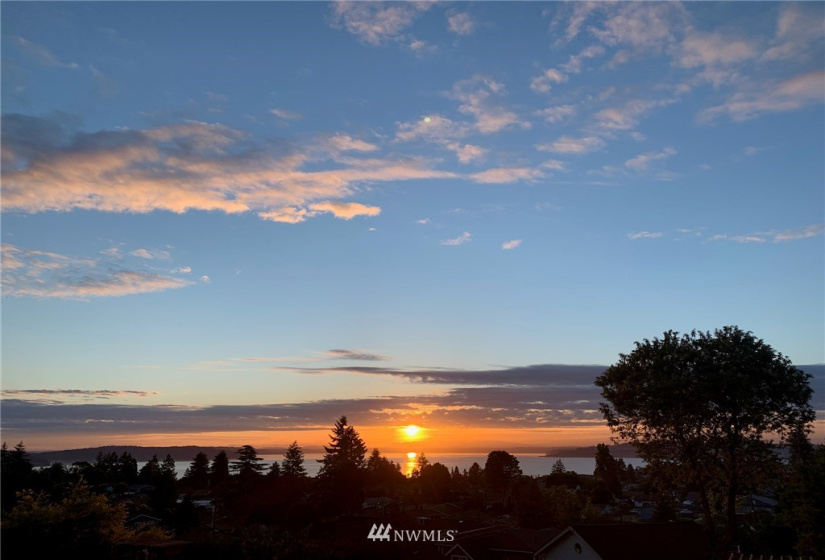6401 48th, Tacoma, Washington 98407, 5 Bedrooms Bedrooms, ,3 BathroomsBathrooms,Residential,For Sale,48th,NWM1867169