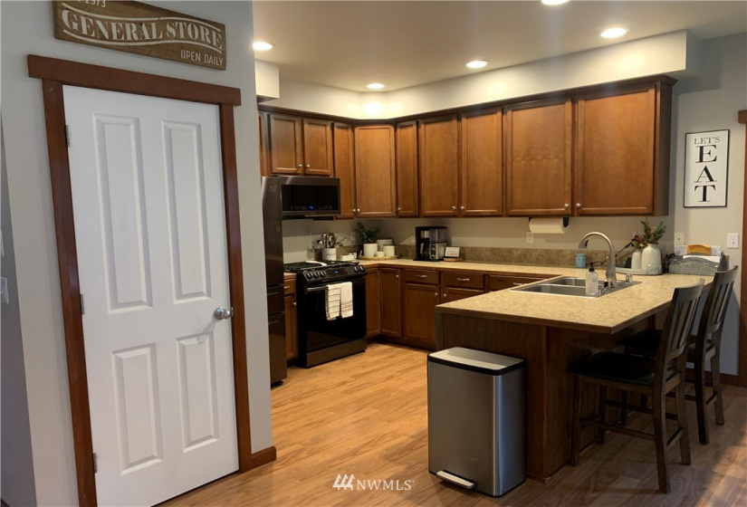60 Seahawks, Belfair, Washington 98528, 4 Bedrooms Bedrooms, ,2 BathroomsBathrooms,Residential,For Sale,Seahawks,NWM1867351