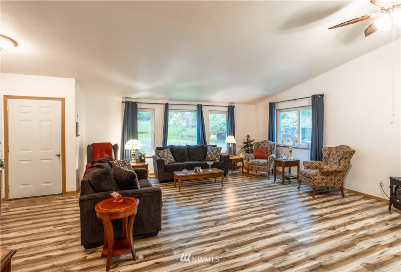 166 Capitol Ridge, Oakville, Washington 98568, 3 Bedrooms Bedrooms, ,2 BathroomsBathrooms,Residential,For Sale,Capitol Ridge,NWM1867287