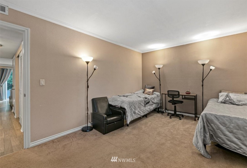 14128 74th, Kirkland, Washington 98034, 2 Bedrooms Bedrooms, ,1 BathroomBathrooms,Residential,For Sale,74th,NWM1867704