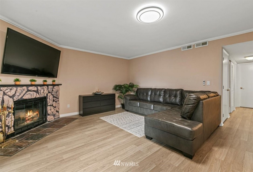 14128 74th, Kirkland, Washington 98034, 2 Bedrooms Bedrooms, ,1 BathroomBathrooms,Residential,For Sale,74th,NWM1867704