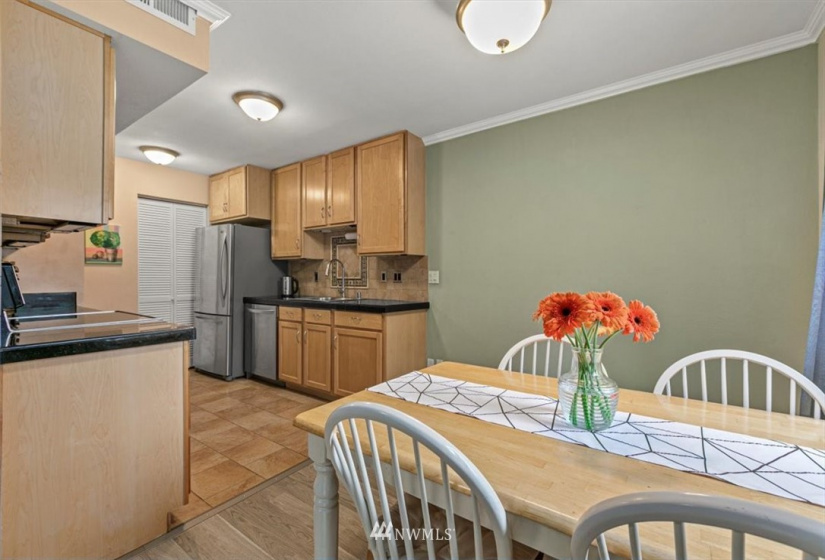 14128 74th, Kirkland, Washington 98034, 2 Bedrooms Bedrooms, ,1 BathroomBathrooms,Residential,For Sale,74th,NWM1867704