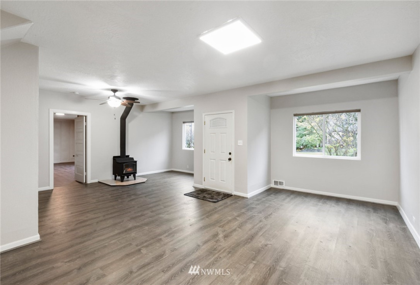535 Third, Port Angeles, Washington 98362, 5 Bedrooms Bedrooms, ,2 BathroomsBathrooms,Residential,For Sale,P S CO-OP COLONY SUBD,Third,NWM1867761