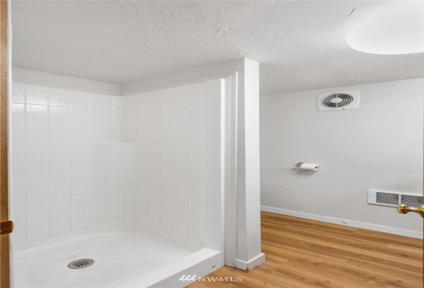 535 Third, Port Angeles, Washington 98362, 5 Bedrooms Bedrooms, ,2 BathroomsBathrooms,Residential,For Sale,P S CO-OP COLONY SUBD,Third,NWM1867761