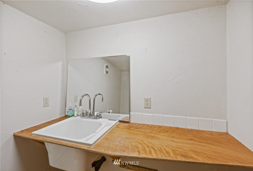 535 Third, Port Angeles, Washington 98362, 5 Bedrooms Bedrooms, ,2 BathroomsBathrooms,Residential,For Sale,P S CO-OP COLONY SUBD,Third,NWM1867761