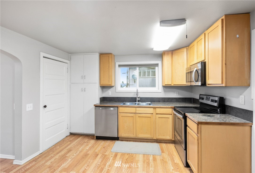 535 Third, Port Angeles, Washington 98362, 5 Bedrooms Bedrooms, ,2 BathroomsBathrooms,Residential,For Sale,P S CO-OP COLONY SUBD,Third,NWM1867761