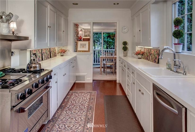 3321 E Valley, Seattle, Washington 98112, 3 Bedrooms Bedrooms, ,1 BathroomBathrooms,Residential Lease,For Rent,Valley,NWM1867345