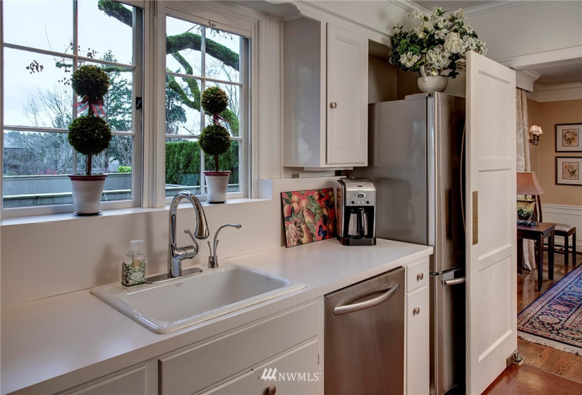 3321 E Valley, Seattle, Washington 98112, 3 Bedrooms Bedrooms, ,1 BathroomBathrooms,Residential Lease,For Rent,Valley,NWM1867345