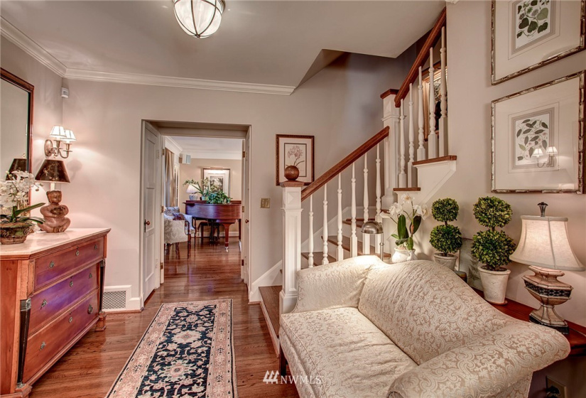 3321 E Valley, Seattle, Washington 98112, 3 Bedrooms Bedrooms, ,1 BathroomBathrooms,Residential Lease,For Rent,Valley,NWM1867345