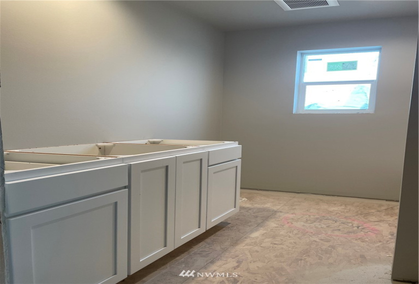 12 Emma, Wenatchee, Washington 98801, 3 Bedrooms Bedrooms, ,1 BathroomBathrooms,Residential,For Sale,Pheasant Hills,Emma,NWM1867609