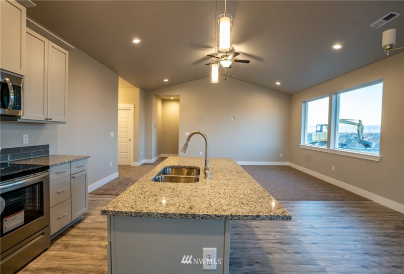 1120 Mt Baker, Othello, Washington 99344, 4 Bedrooms Bedrooms, ,2 BathroomsBathrooms,Residential,For Sale,Sandhill Estates Phase 3,Mt Baker,NWM1868151