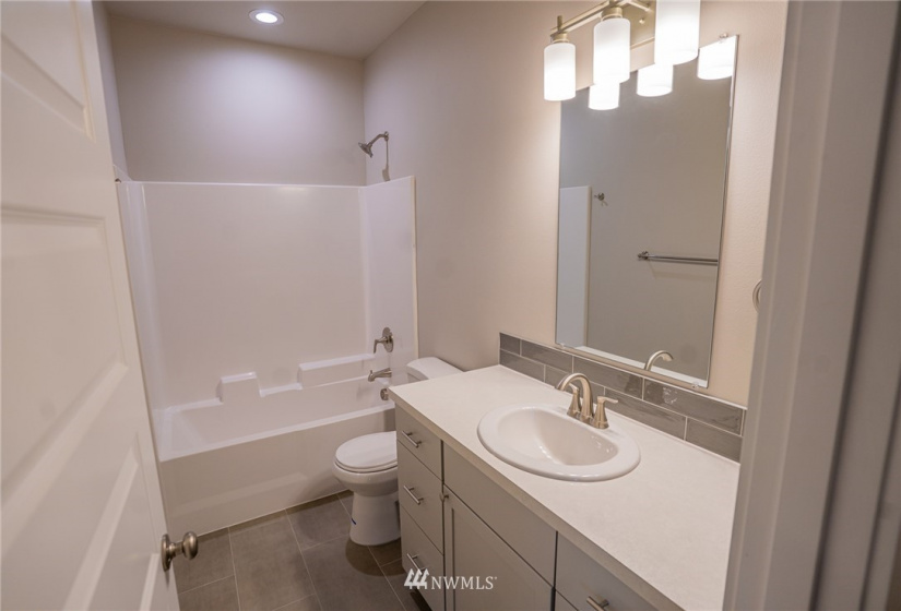 1120 Mt Baker, Othello, Washington 99344, 4 Bedrooms Bedrooms, ,2 BathroomsBathrooms,Residential,For Sale,Sandhill Estates Phase 3,Mt Baker,NWM1868151
