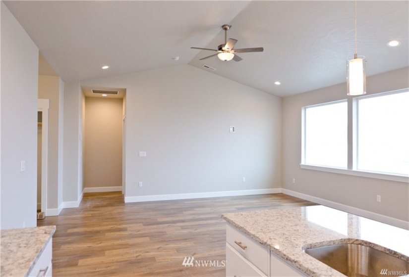 1120 Mt Baker, Othello, Washington 99344, 4 Bedrooms Bedrooms, ,2 BathroomsBathrooms,Residential,For Sale,Sandhill Estates Phase 3,Mt Baker,NWM1868151