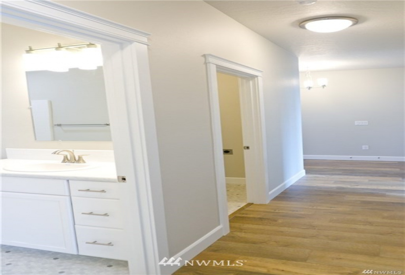 1120 Mt Baker, Othello, Washington 99344, 4 Bedrooms Bedrooms, ,2 BathroomsBathrooms,Residential,For Sale,Sandhill Estates Phase 3,Mt Baker,NWM1868151