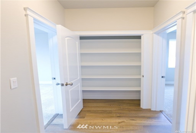 1120 Mt Baker, Othello, Washington 99344, 4 Bedrooms Bedrooms, ,2 BathroomsBathrooms,Residential,For Sale,Sandhill Estates Phase 3,Mt Baker,NWM1868151