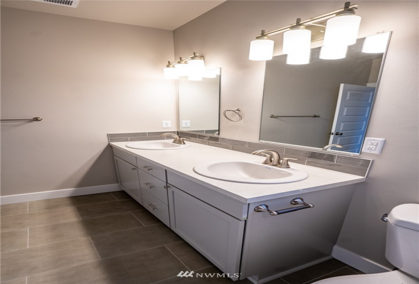 1120 Mt Baker, Othello, Washington 99344, 4 Bedrooms Bedrooms, ,2 BathroomsBathrooms,Residential,For Sale,Sandhill Estates Phase 3,Mt Baker,NWM1868151