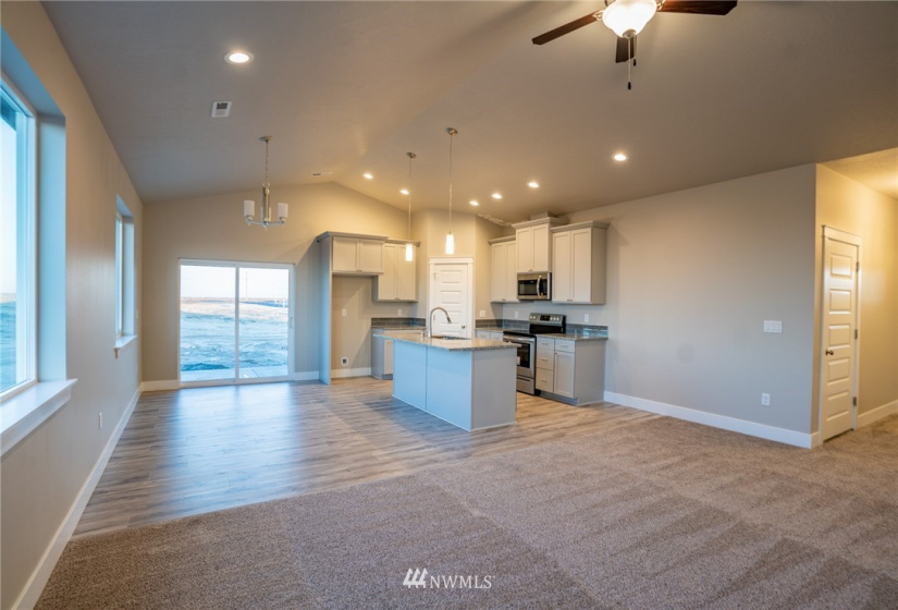 1120 Mt Baker, Othello, Washington 99344, 4 Bedrooms Bedrooms, ,2 BathroomsBathrooms,Residential,For Sale,Sandhill Estates Phase 3,Mt Baker,NWM1868151