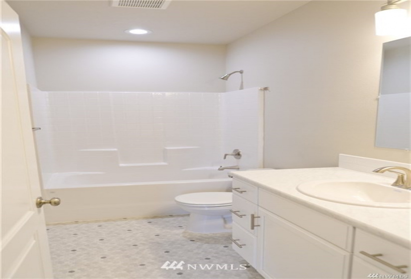 1120 Mt Baker, Othello, Washington 99344, 4 Bedrooms Bedrooms, ,2 BathroomsBathrooms,Residential,For Sale,Sandhill Estates Phase 3,Mt Baker,NWM1868151
