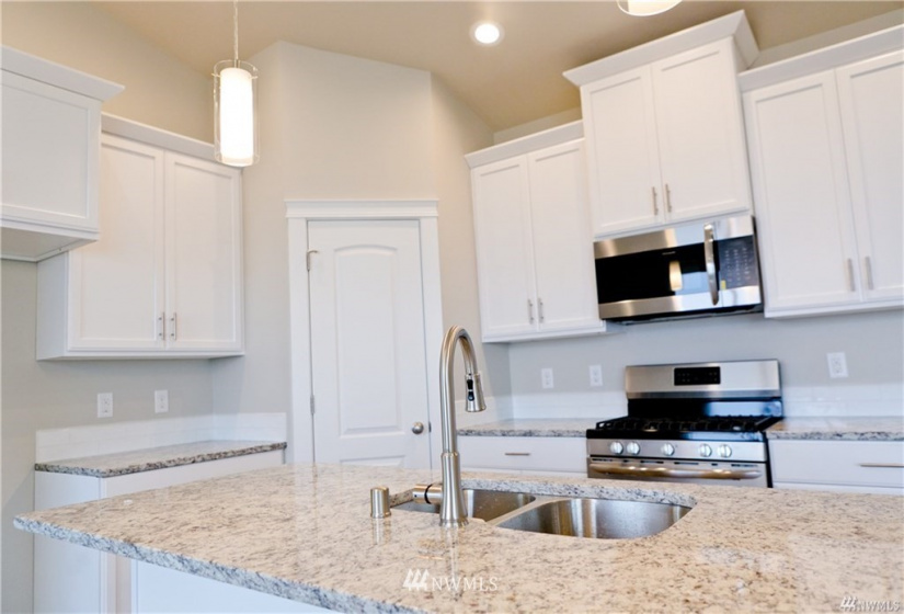 1120 Mt Baker, Othello, Washington 99344, 4 Bedrooms Bedrooms, ,2 BathroomsBathrooms,Residential,For Sale,Sandhill Estates Phase 3,Mt Baker,NWM1868151