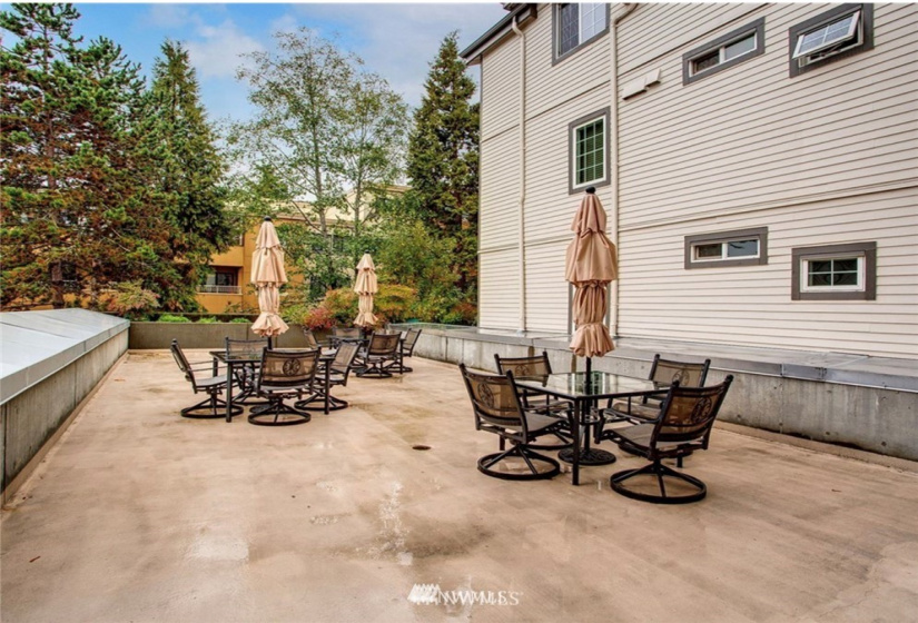 2760 76th Ave SE, Mercer Island, Washington 98040, 2 Bedrooms Bedrooms, ,1 BathroomBathrooms,Residential,For Sale,76th Ave SE,NWM1868173