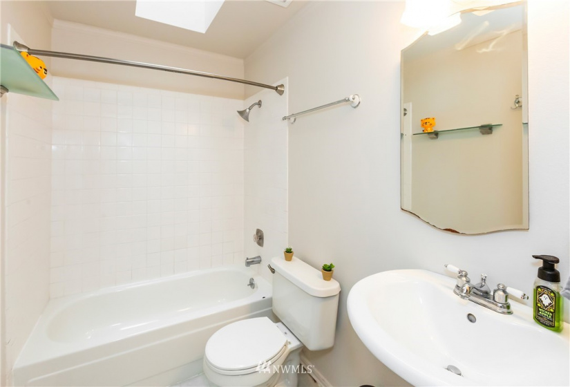 12018 Lonetree, Poulsbo, Washington 98370, 3 Bedrooms Bedrooms, ,3 BathroomsBathrooms,Residential,For Sale,Single Tree,Lonetree,NWM1868338