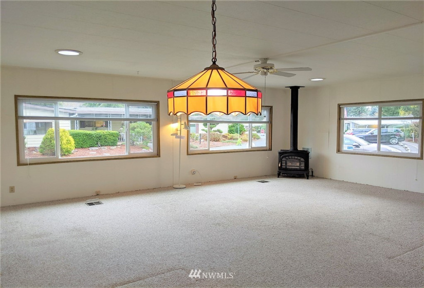 201 Union, Renton, Washington 98059, 2 Bedrooms Bedrooms, ,Manufactured In Park,For Sale,Union,NWM1866913